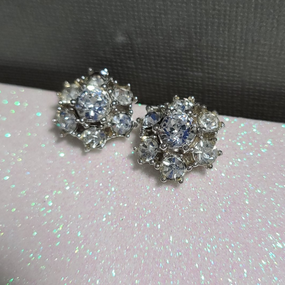 Bogoff Vintage Screw Back Earrings Clip Clear Crystals Rhinestones Faux Diamonds - Picture 6 of 13